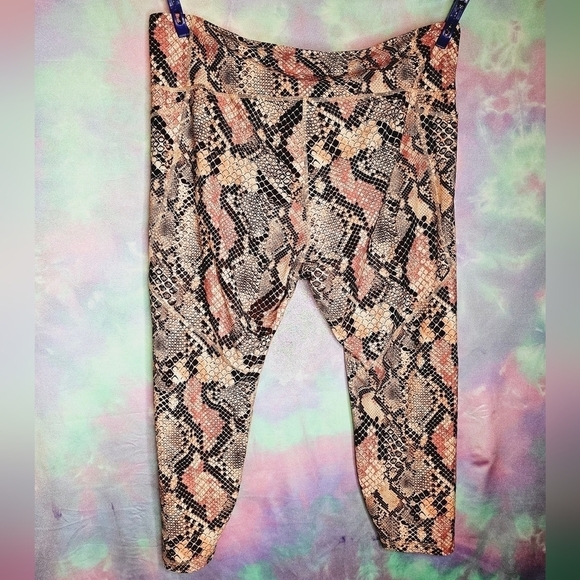 Old Navy High-Waisted Elevate Powersoft 7/8-Length Side-Pocket Leggings Size 3X - Picture 8 of 10